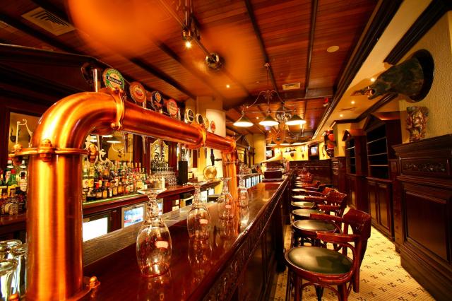 TOWERS ROTANA HOTEL - Bary - Longs Bar
