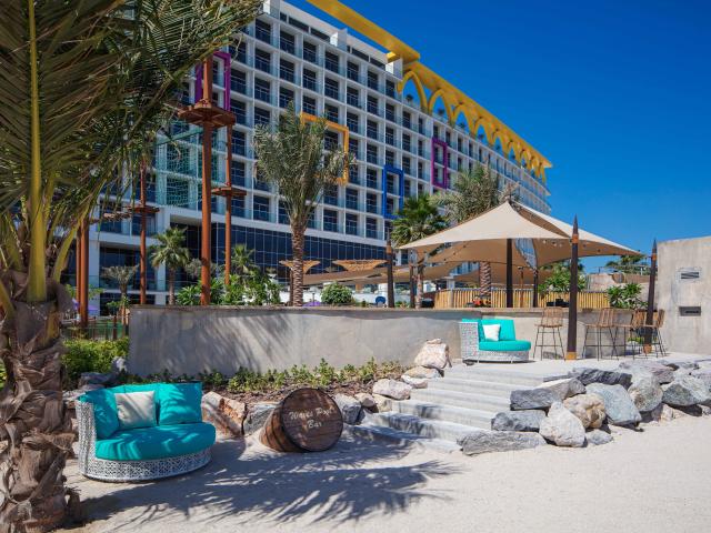 CENTARA MIRAGE BEACH RESORT DUBAI - Bary - Waves Pool Bar