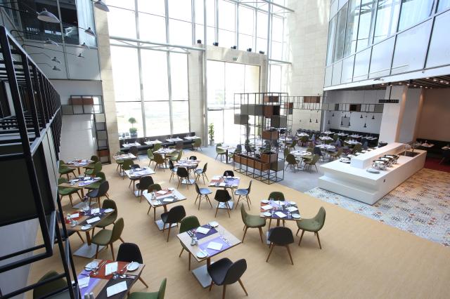 IBIS STYLES DUBAI JUMEIRA - Restaurace - Street Cafe