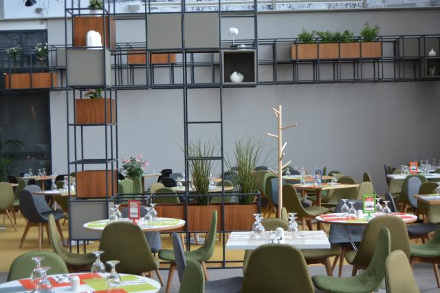 IBIS STYLES DUBAI JUMEIRA - Restaurace - Street Cafe