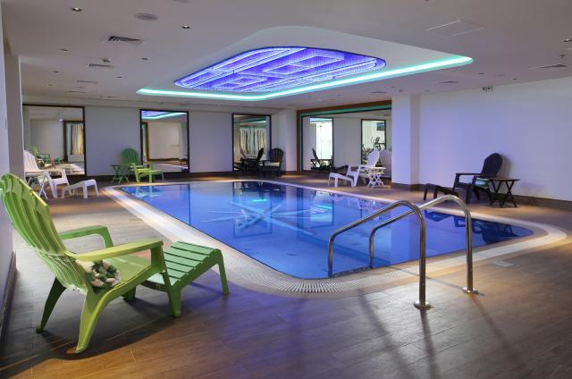IBIS STYLES DUBAI JUMEIRA - Bazény - Vnitřní bazén