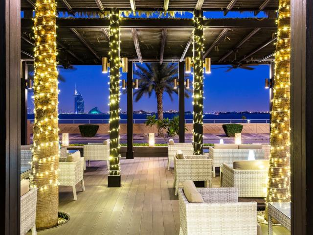 ANANTARA THE PALM DUBAI RESORT - Restaurace - Revo Cafe