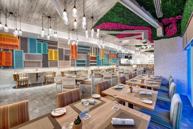 TIME OAK HOTEL & SUITES - Restaurace - Pranzo Eatery