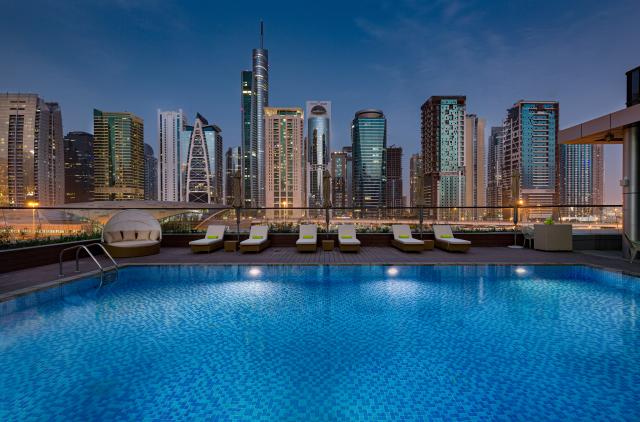 MILLENNIUM PLACE DUBAI MARINA - Bazény - Venkovní bazén