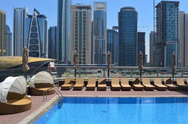 MILLENNIUM PLACE DUBAI MARINA - Bazény - Venkovní bazén