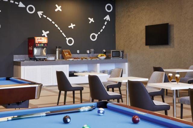 RIU DUBAI BEACH RESORT - Bary - Sports Bar