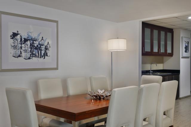 HILTON DUBAI THE WALK - Pokoje - FOUR BEDROOM FAMILY SUITE WITH