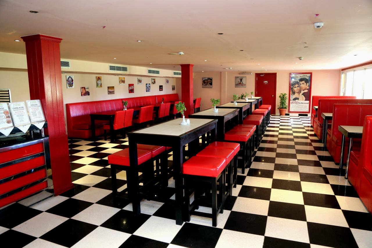 GOLDEN BEACH RESORT - Restaurace - Grease