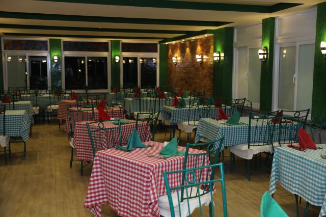 GOLDEN BEACH RESORT - Restaurace - Don Vito