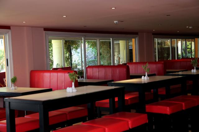 GOLDEN BEACH RESORT - Restaurace - Grease