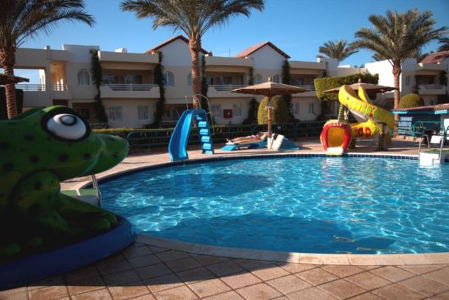 GOLDEN BEACH RESORT - Bazény - Venkovní bazén