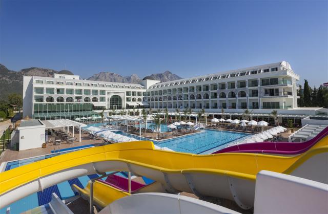 KARMIR RESORT & SPA - Vodní park - Venkovní bazén