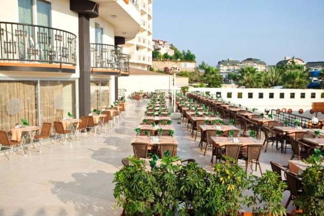 ARABELLA WORLD HOTEL - Restaurace - ANA RESTAURANT