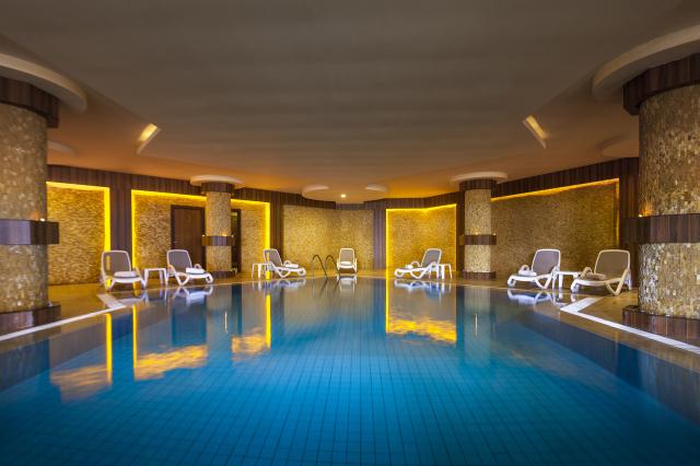 CLUB HOTEL TURAN PRINCE WORLD - Bazény - Vnitřní bazén