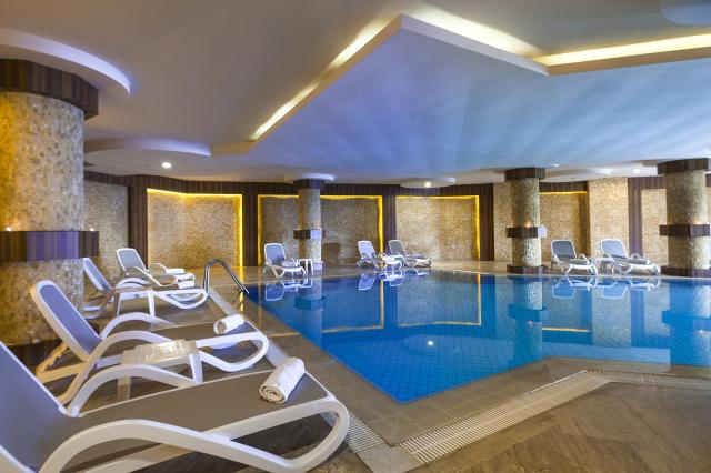 CLUB HOTEL TURAN PRINCE WORLD - Bazény - Vnitřní bazén