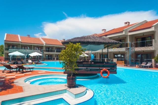 CLUB HOTEL TURAN PRINCE WORLD - Bazény - Venkovní bazén