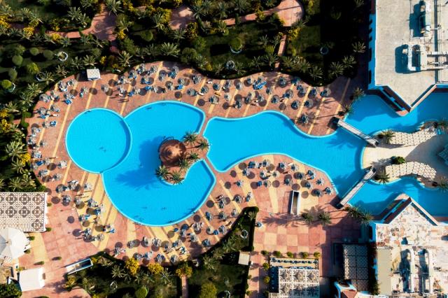FANTAZIA RESORT MARSA ALAM - Bazény - Hlavní budova