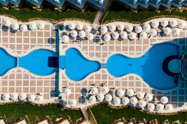 FANTAZIA RESORT MARSA ALAM - Bazény - Hlavní budova