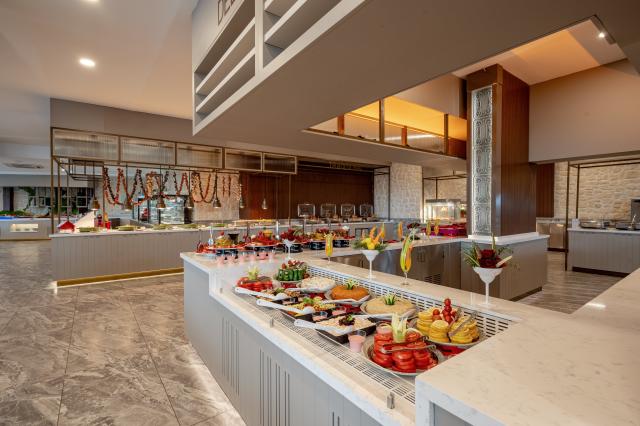 JUSTINIANO DE LUXE RESORT - Restaurace - MAIN RESTAURANT 