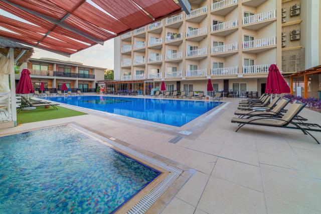 JUSTINIANO DE LUXE RESORT - Bazény - Venkovní dětský bazén