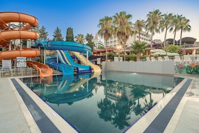 JUSTINIANO DE LUXE RESORT - Bazény - Venkovní bazén