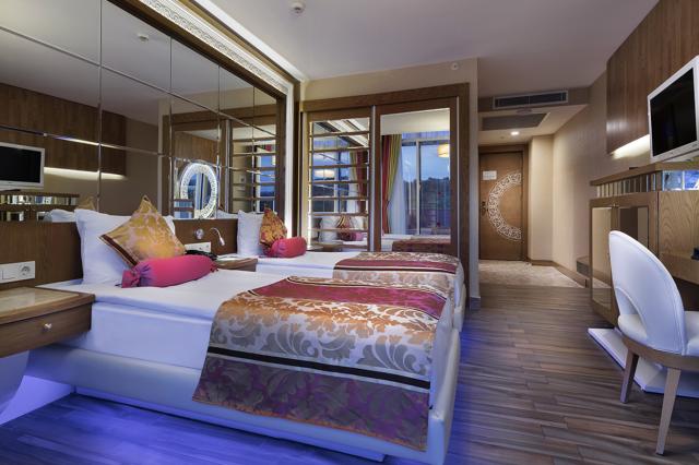 GRANADA LUXURY OKURCALAR - Pokoje - FAMILY ROOM DUBLEX LAND VIE