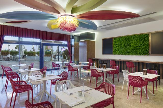 GRANADA LUXURY OKURCALAR - Restaurace - Chicken House