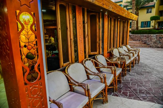 EAGLES DOWN TOWN ZAHABIA RESORT - Bary - Cave Cafe