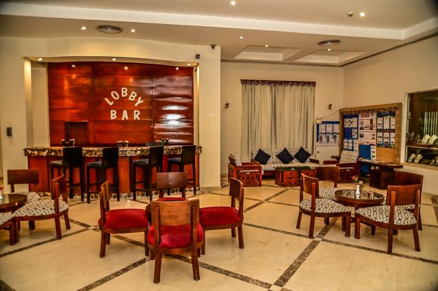 EAGLES DOWN TOWN ZAHABIA RESORT - Bary - Cave Cafe