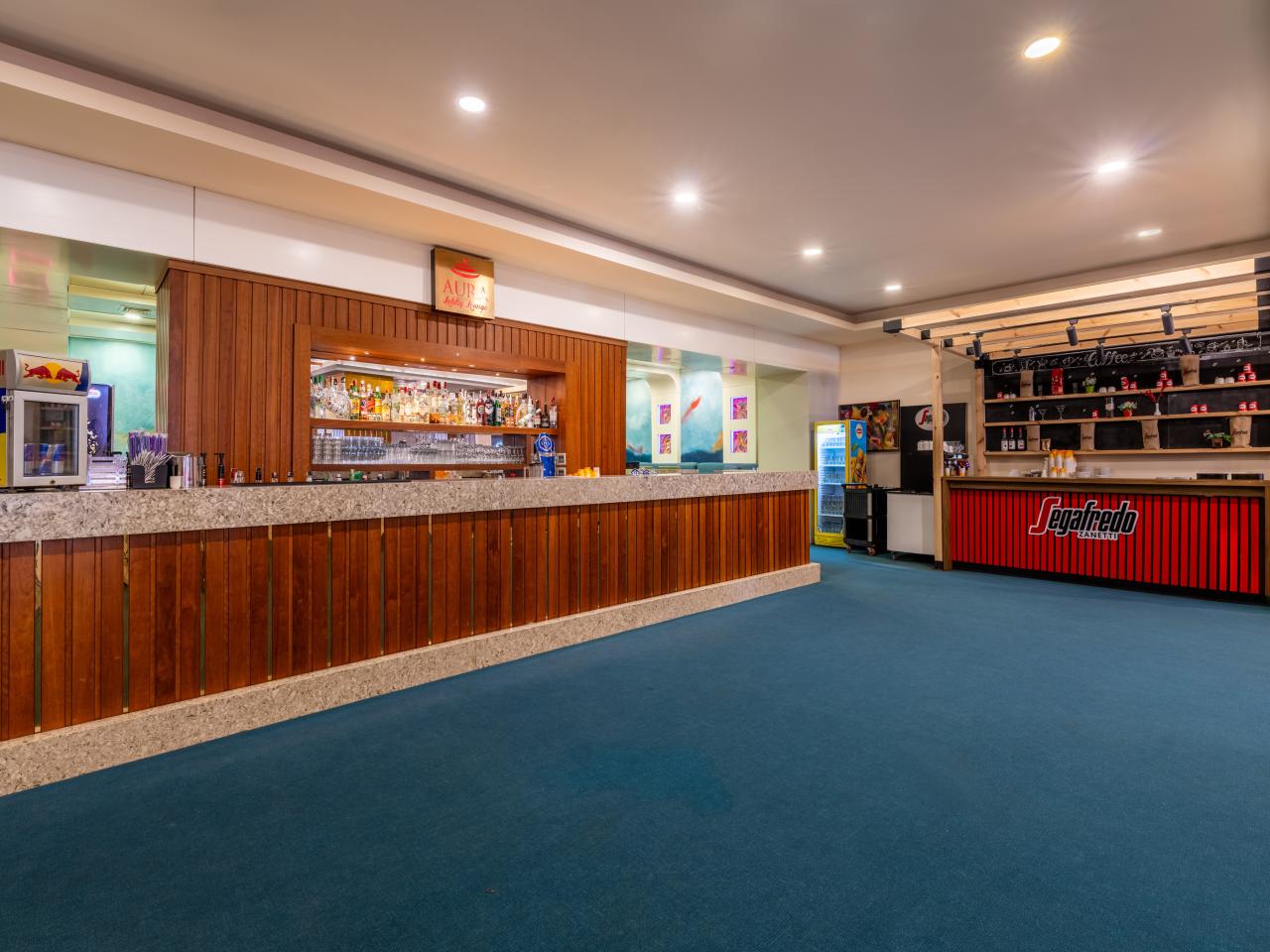 ORANGE COUNTY BELEK - Bary - AURA LOBBY BAR
