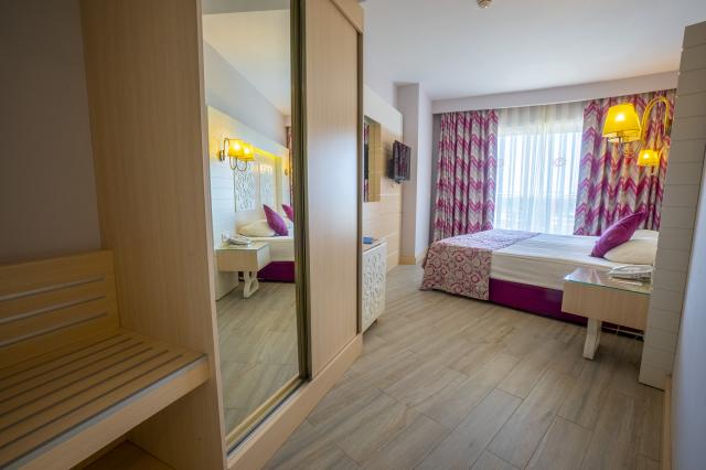 SUNMELIA BEACH RESORT HOTEL & SPA - Pokoje - FAMILY ROOM 2 BEDR