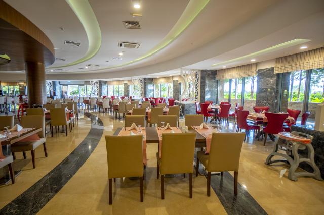 SUNMELIA BEACH RESORT HOTEL & SPA - Restaurace - MAIN RESTAURAN