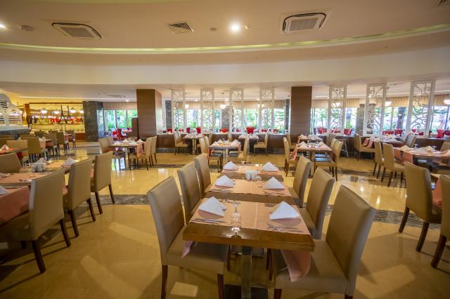 SUNMELIA BEACH RESORT HOTEL & SPA - Restaurace - MAIN RESTAURAN