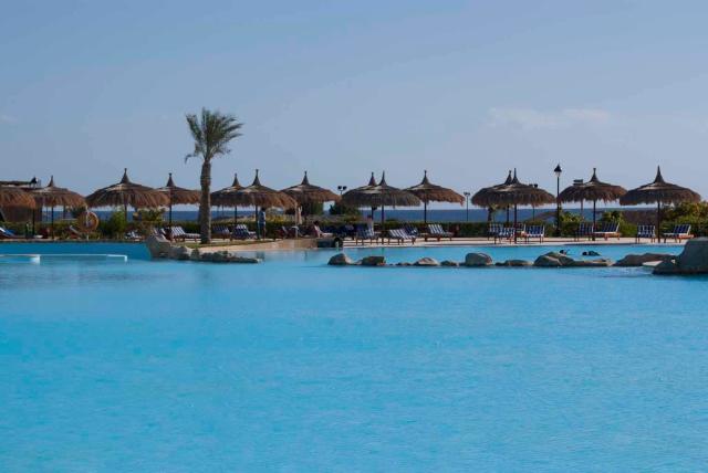 GORGONIA BEACH RESORT - Bazény - Venkovní bazén