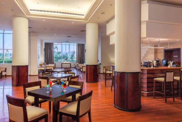 CLEOPATRA LUXURY RESORT MAKADI BAY - Bary - Lobby bar