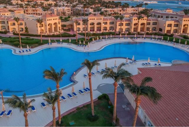 CLEOPATRA LUXURY RESORT MAKADI BAY - Bazény - Venkovní bazén