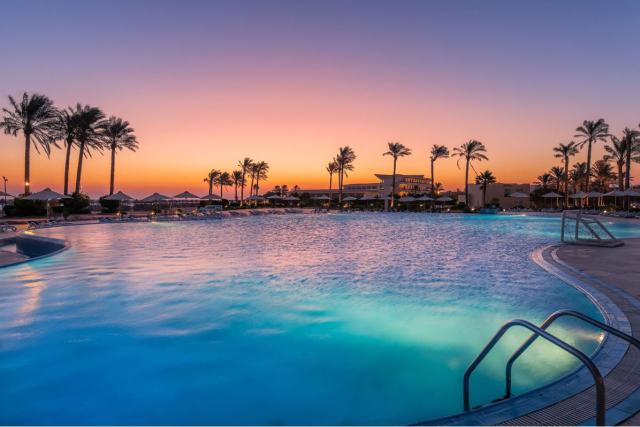 CLEOPATRA LUXURY RESORT MAKADI BAY - Bazény - Venkovní bazén