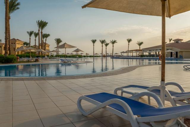 CLEOPATRA LUXURY RESORT MAKADI BAY - Bazény - Venkovní bazén