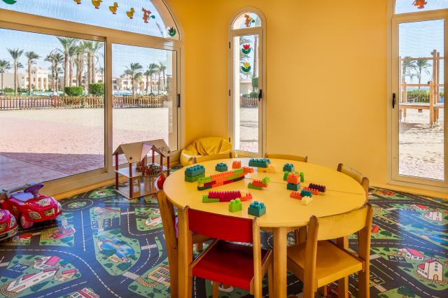 CLEOPATRA LUXURY RESORT MAKADI BAY - Miniklub - Miniklub