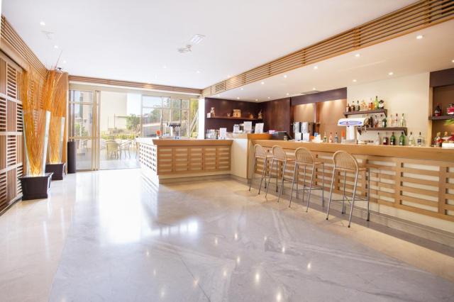 BE LIVE TENERIFE (ADULTS ONLY 16+) - Bary - MAIN BAR