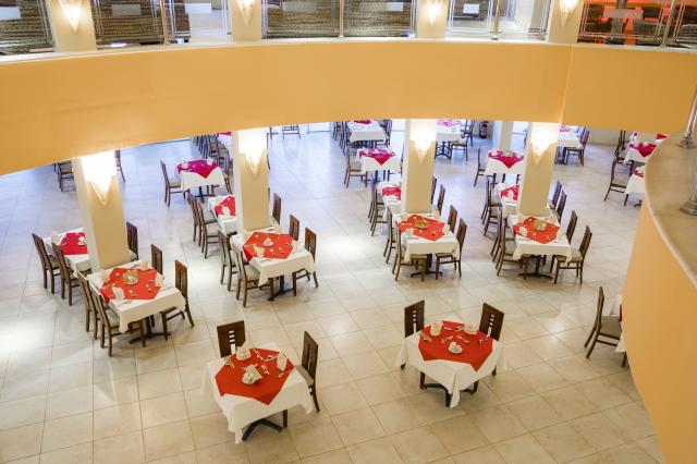CORAL SUN BEACH SAFAGA - Restaurace - The palms