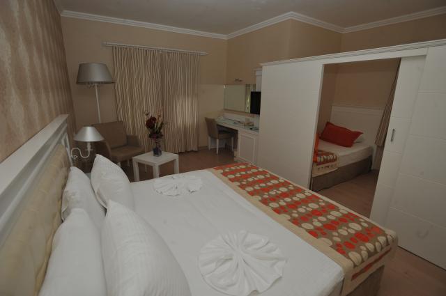 CLUB NENA - Pokoje - Large Room