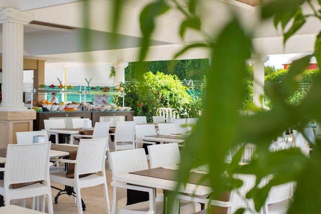 CLUB NENA - Restaurace - Main Restaurant