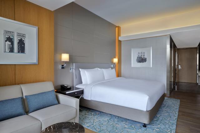 HILTON DUBAI PALM JUMEIRAH - Pokoje - KING DELUXE ROOM WITH SEA