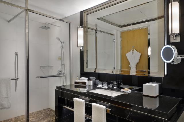 HILTON DUBAI PALM JUMEIRAH - Pokoje - KING DELUXE ROOM WITH SEA