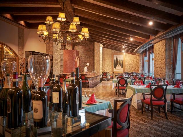 CALISTA LUXURY RESORT - Restaurace - Timo
