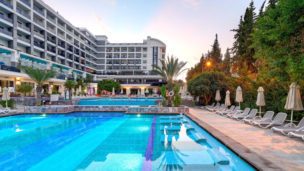 SEADEN VALENTINE RESORT & SPA (ADULTS ONLY 16+) - Bazény - Venk