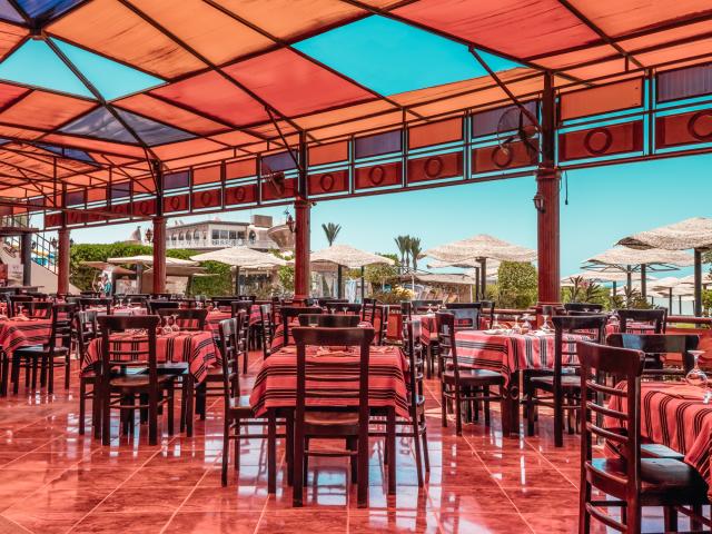 AMC ROYAL HOTEL & SPA - Restaurace - Palms Island Resturant