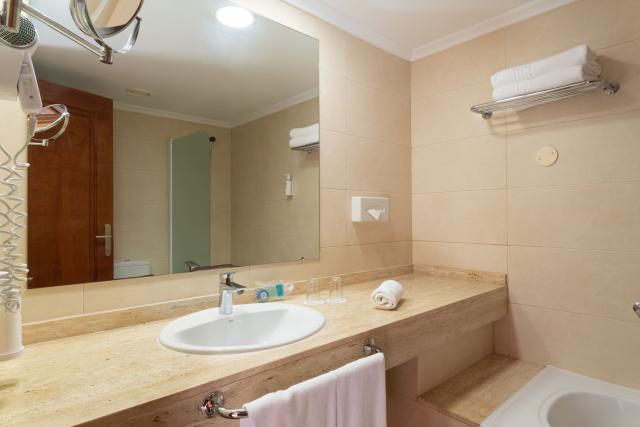LANDMAR COSTA LOS GIGANTES FAMILY RESORT - Pokoje - Suite Balco