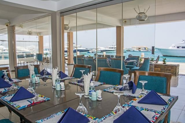 CONTINENTAL HOTEL HURGHADA - Restaurace - Marina Seafood Restau